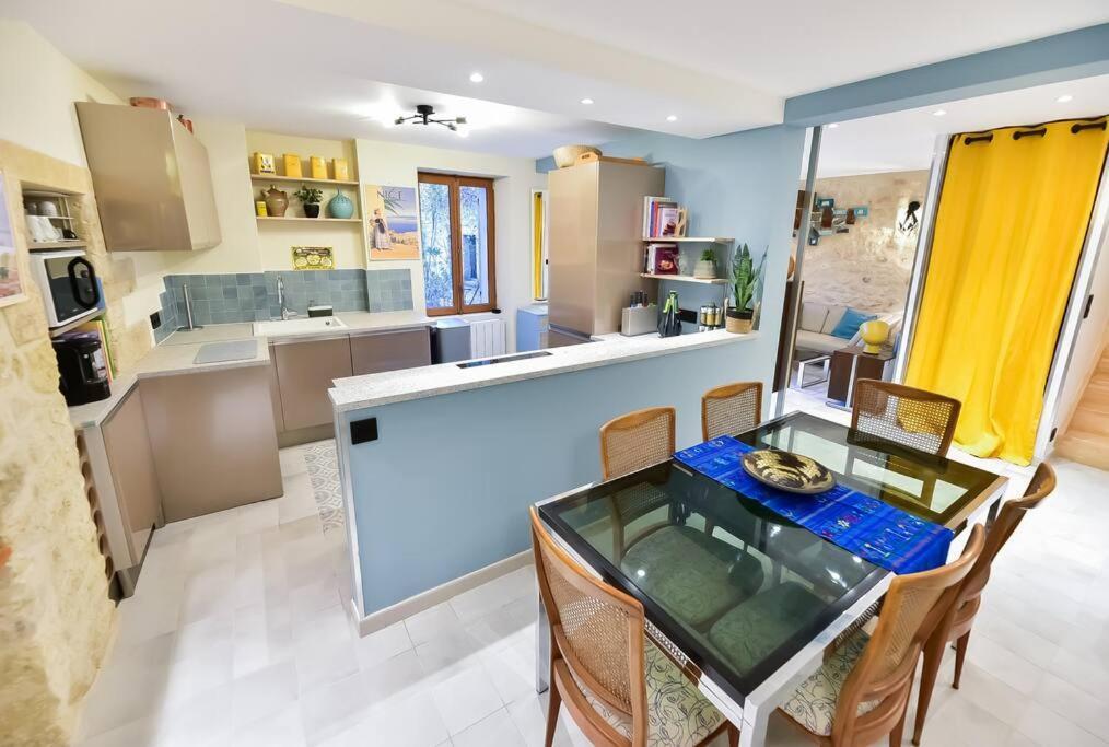 Charmante Maison De Village Au Coeur Du Luberon คุคุรง ภายนอก รูปภาพ